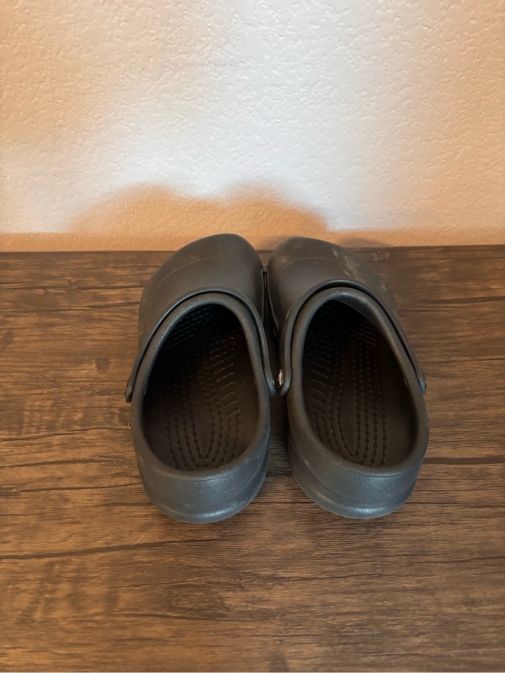 Crocs size 8 - Picture 4 of 7